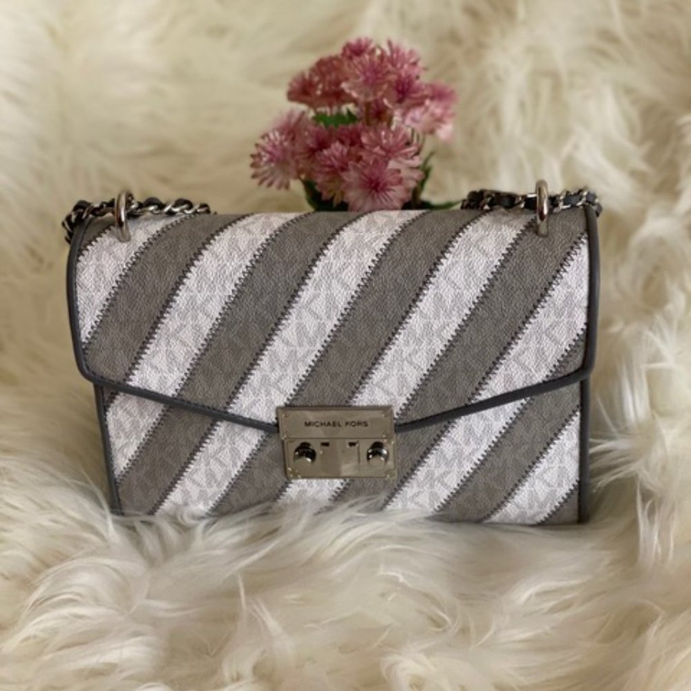 Michael Kors Rose MD Flap Shoulder Bag